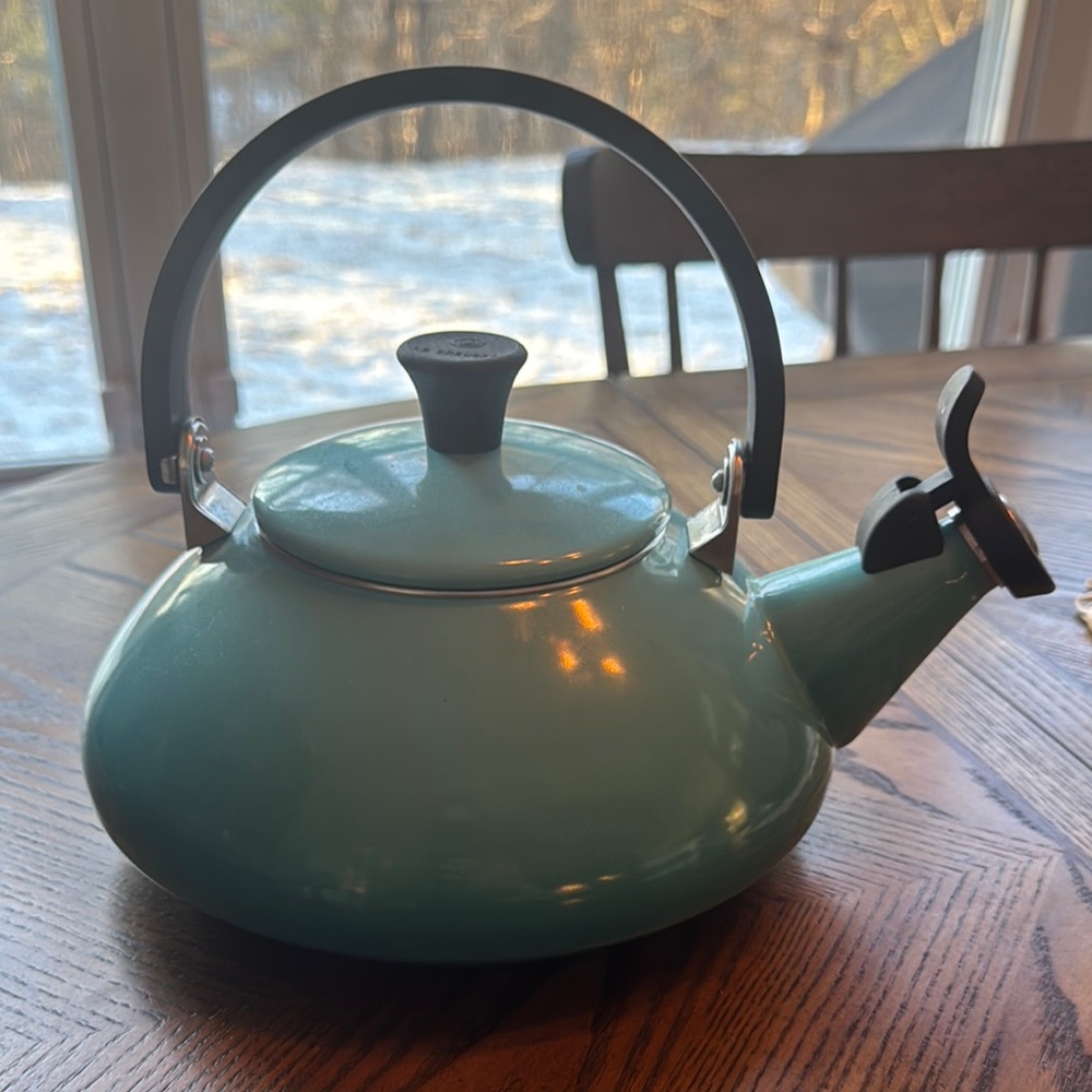 Le Creuset Blue Coffee and Tea Accessory